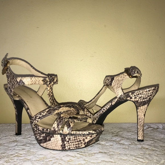BCBGeneration Tan Brown Reptile Snake T strap Platform Heel Shoes - Picture 1 of 10
